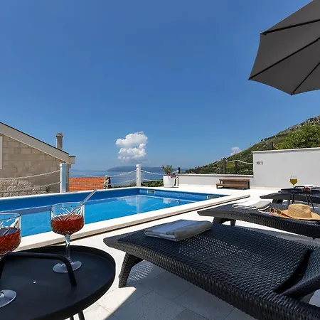 Villa Nina With Heated Pool & Seaview *
